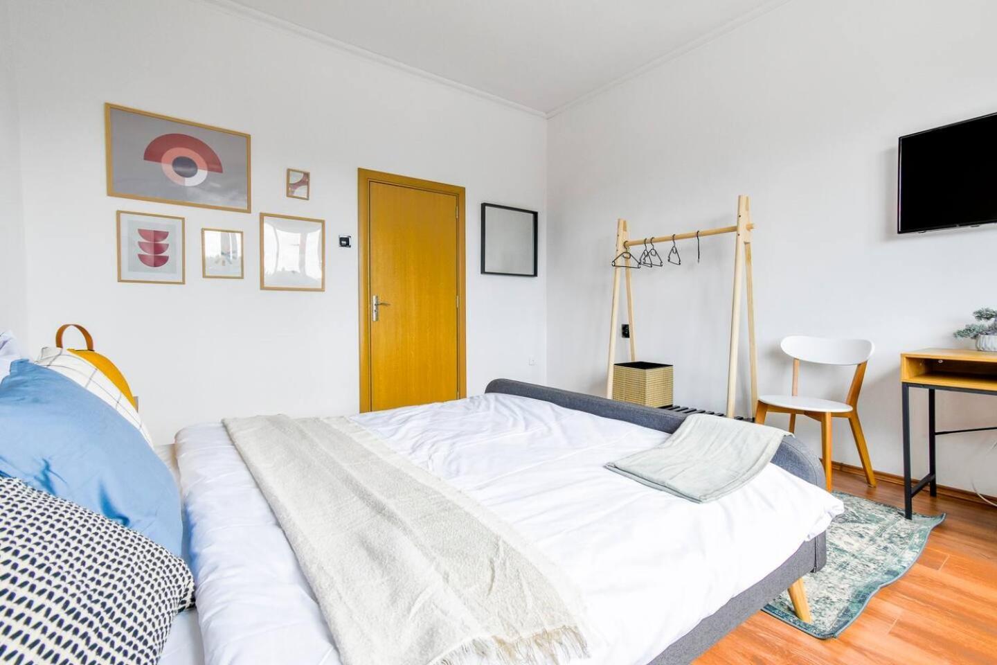 Super Fresh! 3Bdr Apartment In Sofia Center'S Artistic Area Екстер'єр фото