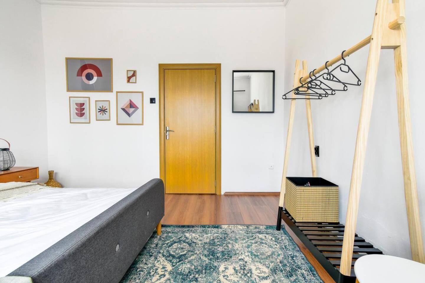 Super Fresh! 3Bdr Apartment In Sofia Center'S Artistic Area Екстер'єр фото