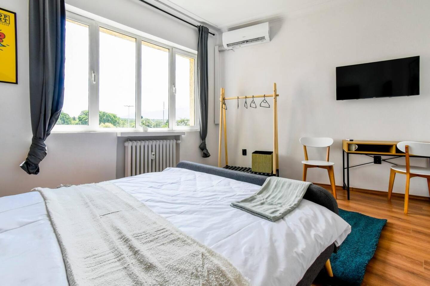 Super Fresh! 3Bdr Apartment In Sofia Center'S Artistic Area Екстер'єр фото